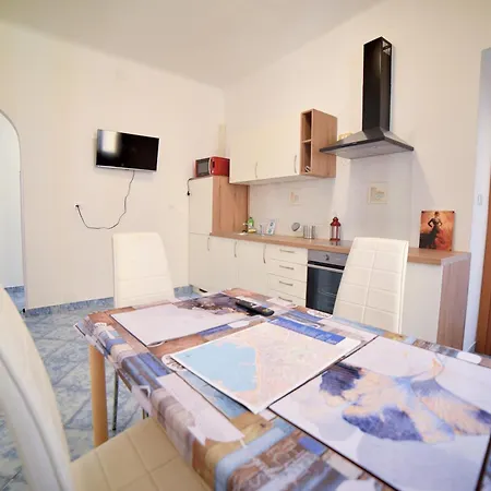 Aria Di Sale - ترييستي